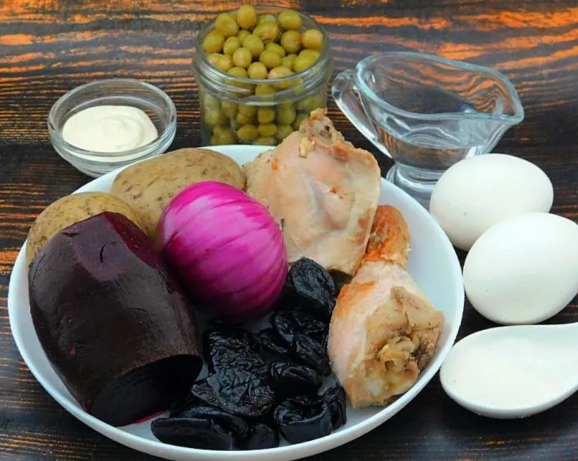 Заменит и Шубу, и Оливье. Как приготовить шикарный салат &quot;Граф&quot;